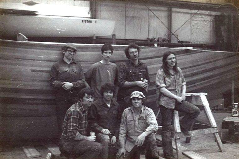 https://www.westsystem.com/app/uploads/2023/06/GBI1975Daisy-768x511.jpg