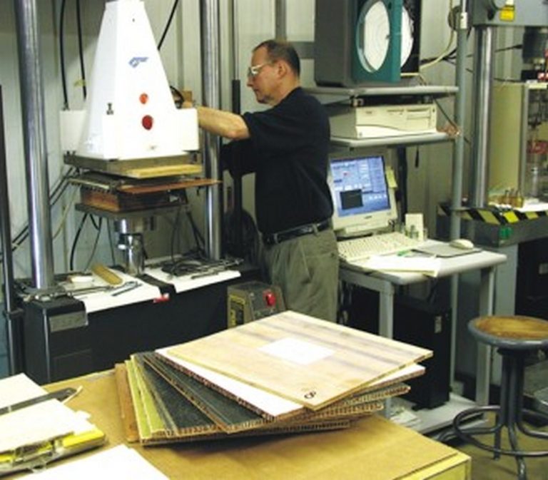 https://www.westsystem.com/app/uploads/2023/06/Hydromat-Panel-Test-ASTM-standardization-768x673.jpg